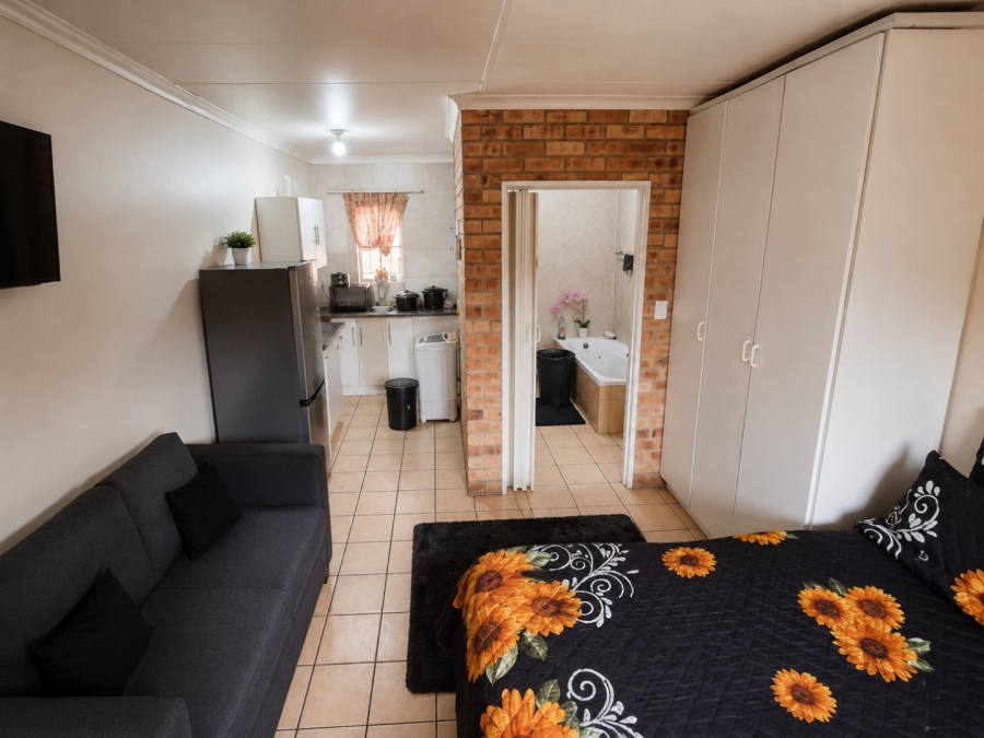  Bedroom Property for Sale in Die Bult North West